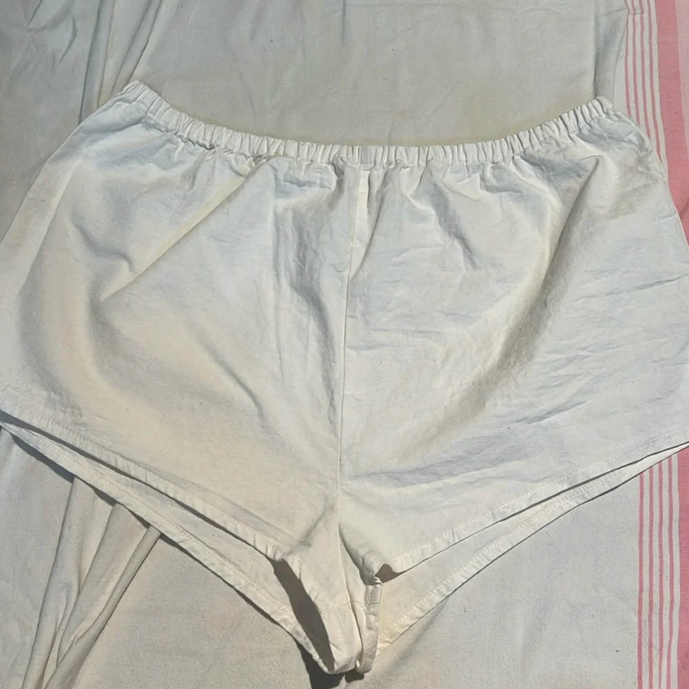 NWT Ladies size large Anthropologie Linen blended high waisted short-shorts - Picture 9 of 9